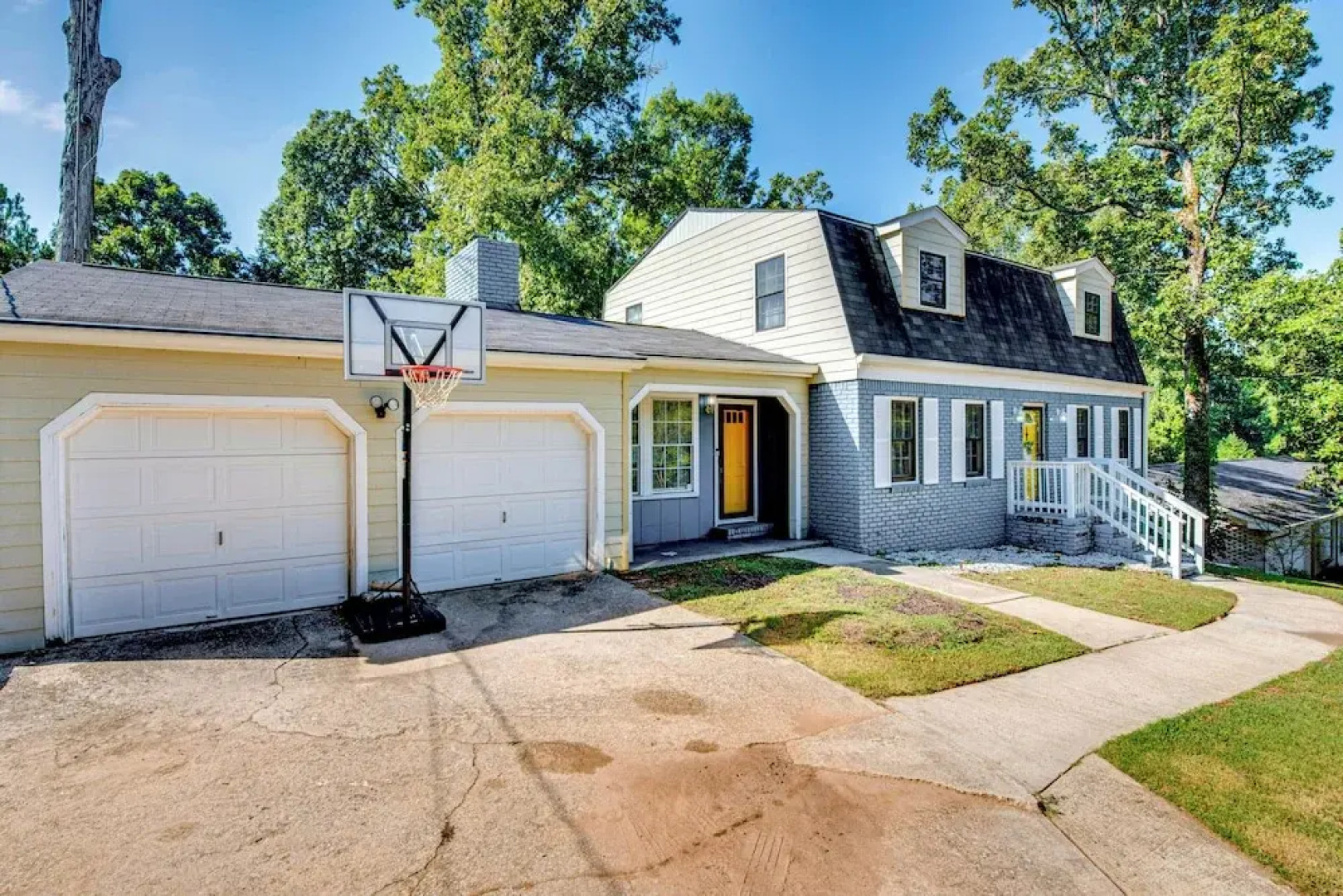 Spacious Home w/ Hot Tub, 14 Mi to Downtown Atl!