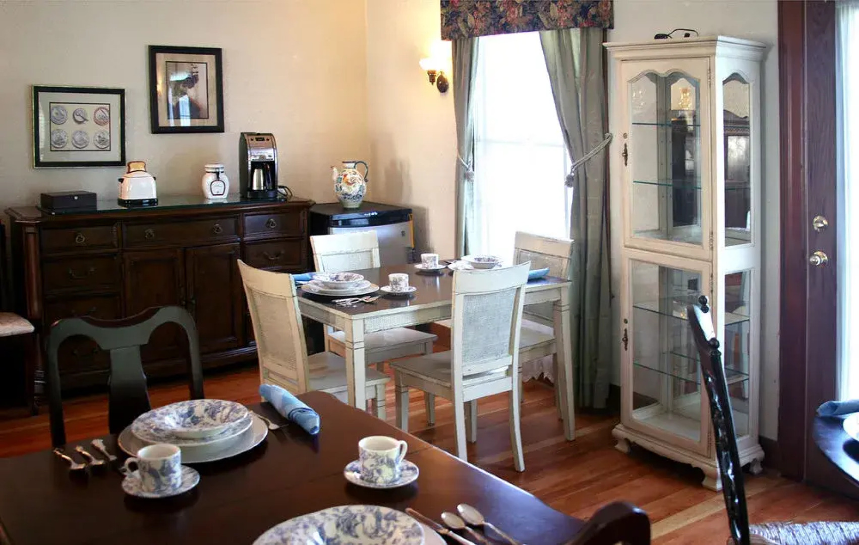 R. R. Thompson House Bed & Breakfast