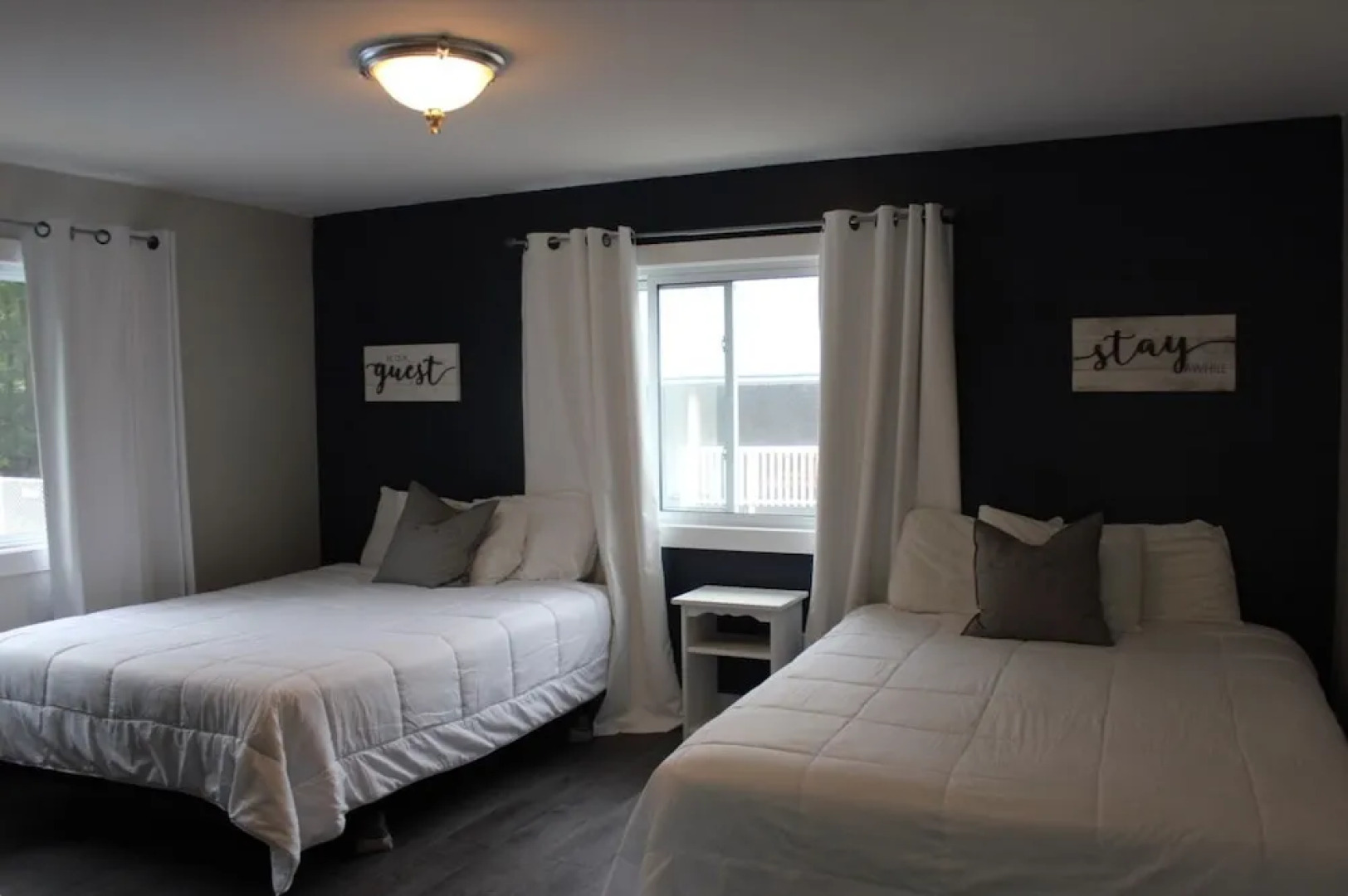 Lakeview Motel & Cottages