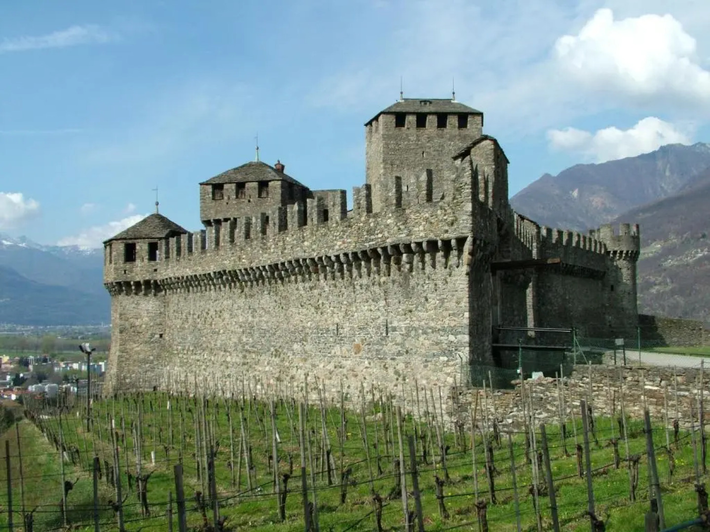 Piazza Collegiata Bellinzona