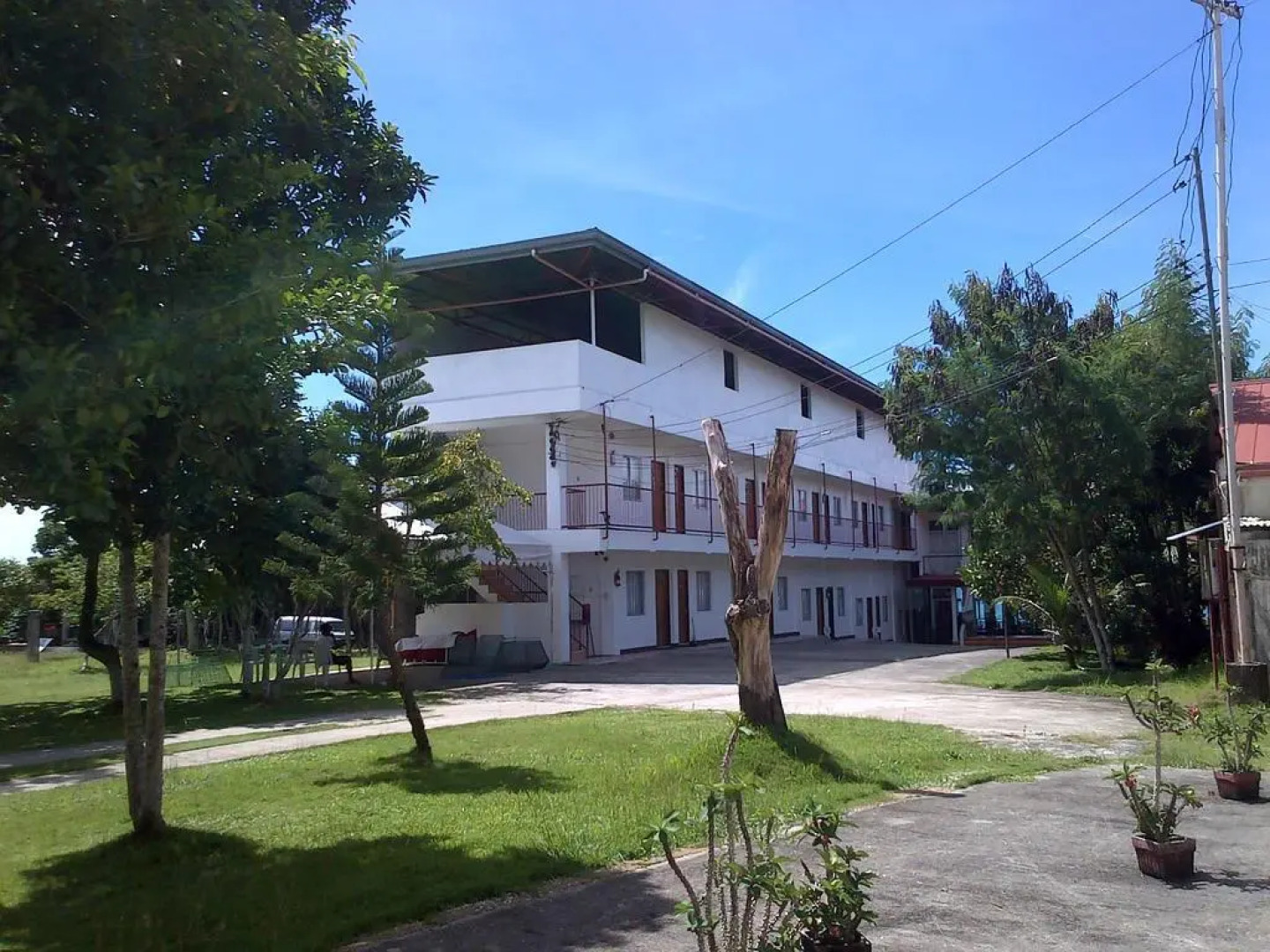 Ladaga Inn & Restaurant