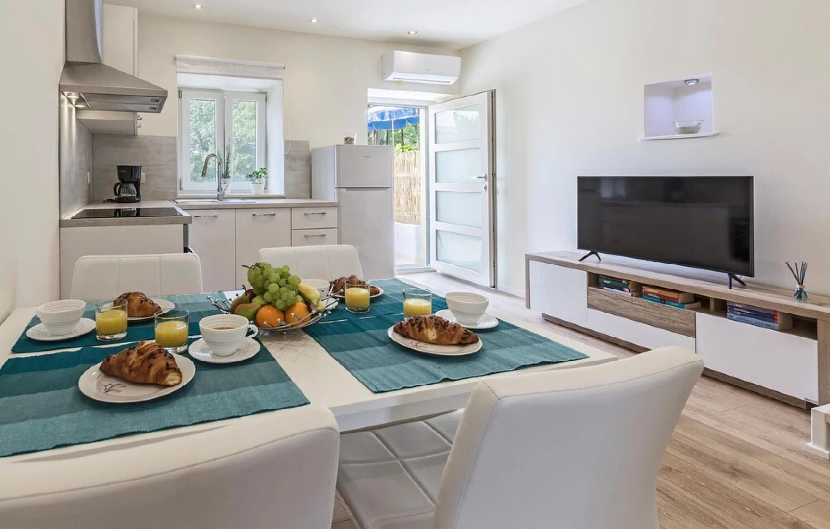 Amazing Home in Ripenda Kras, Labin With 2 Bedrooms and Wifi