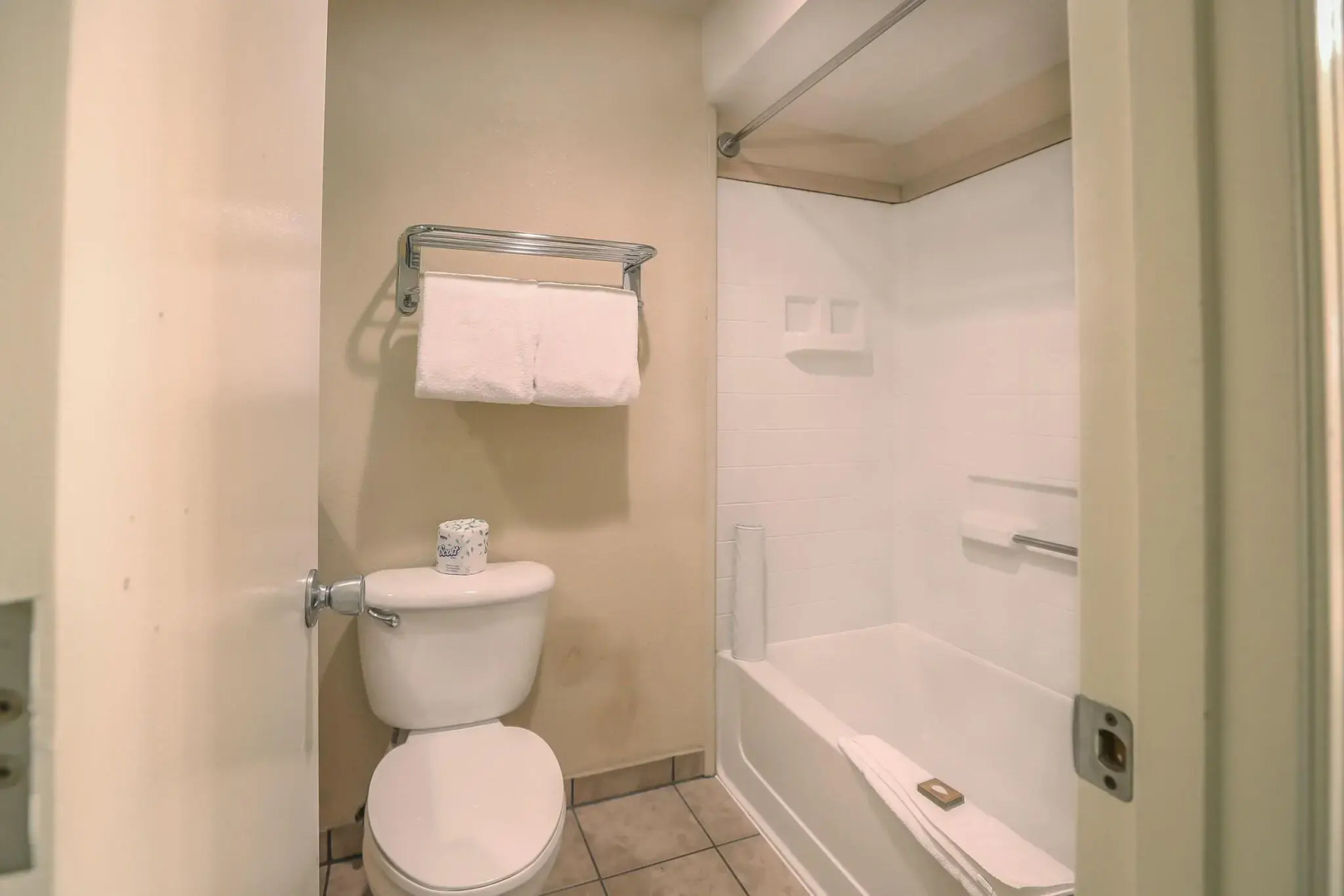 Ebb Tide Oceanfront Inn