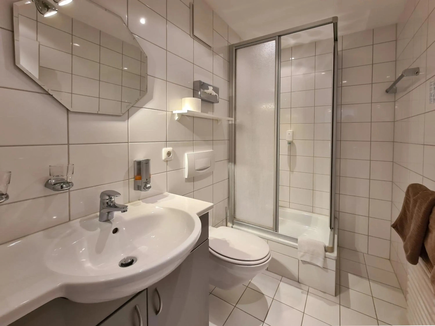 Hotel am Hachinger Bach by Blattl