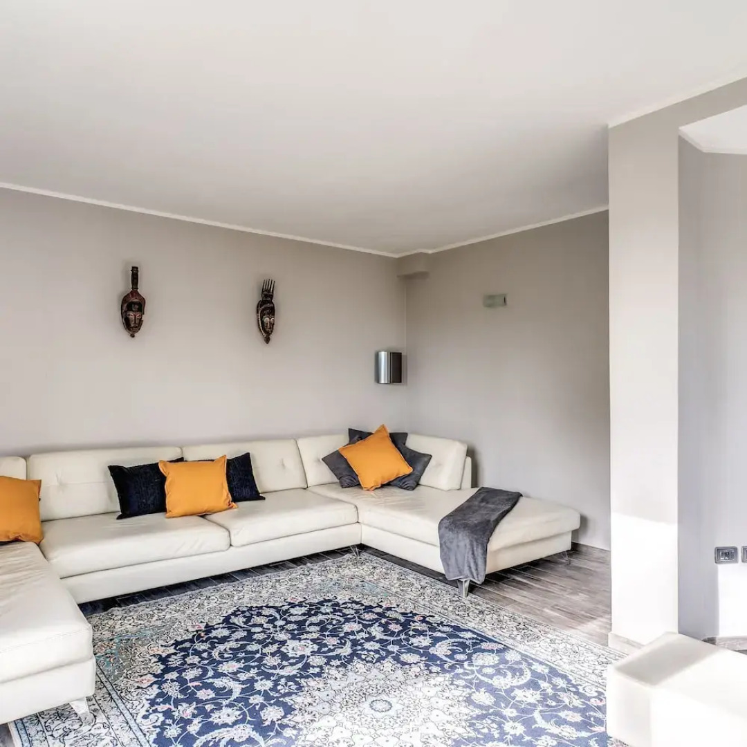 F Tale Country House