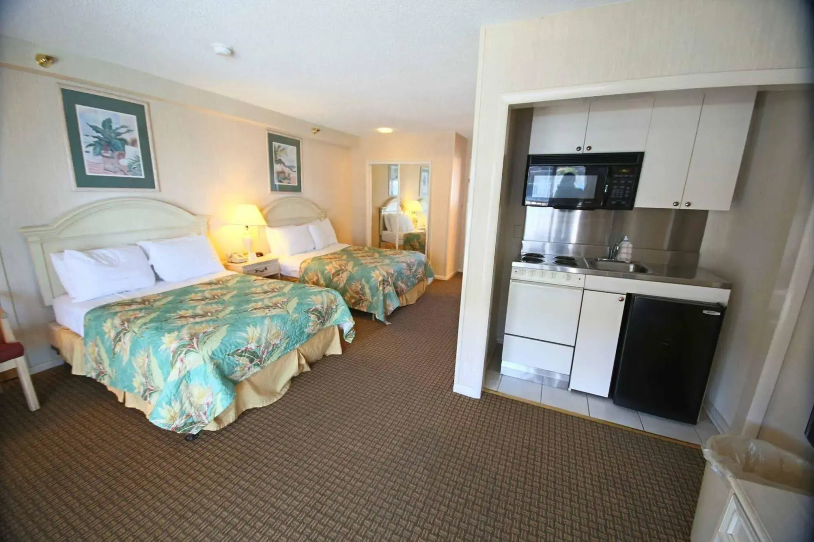 Flagship Oceanfront Hotel