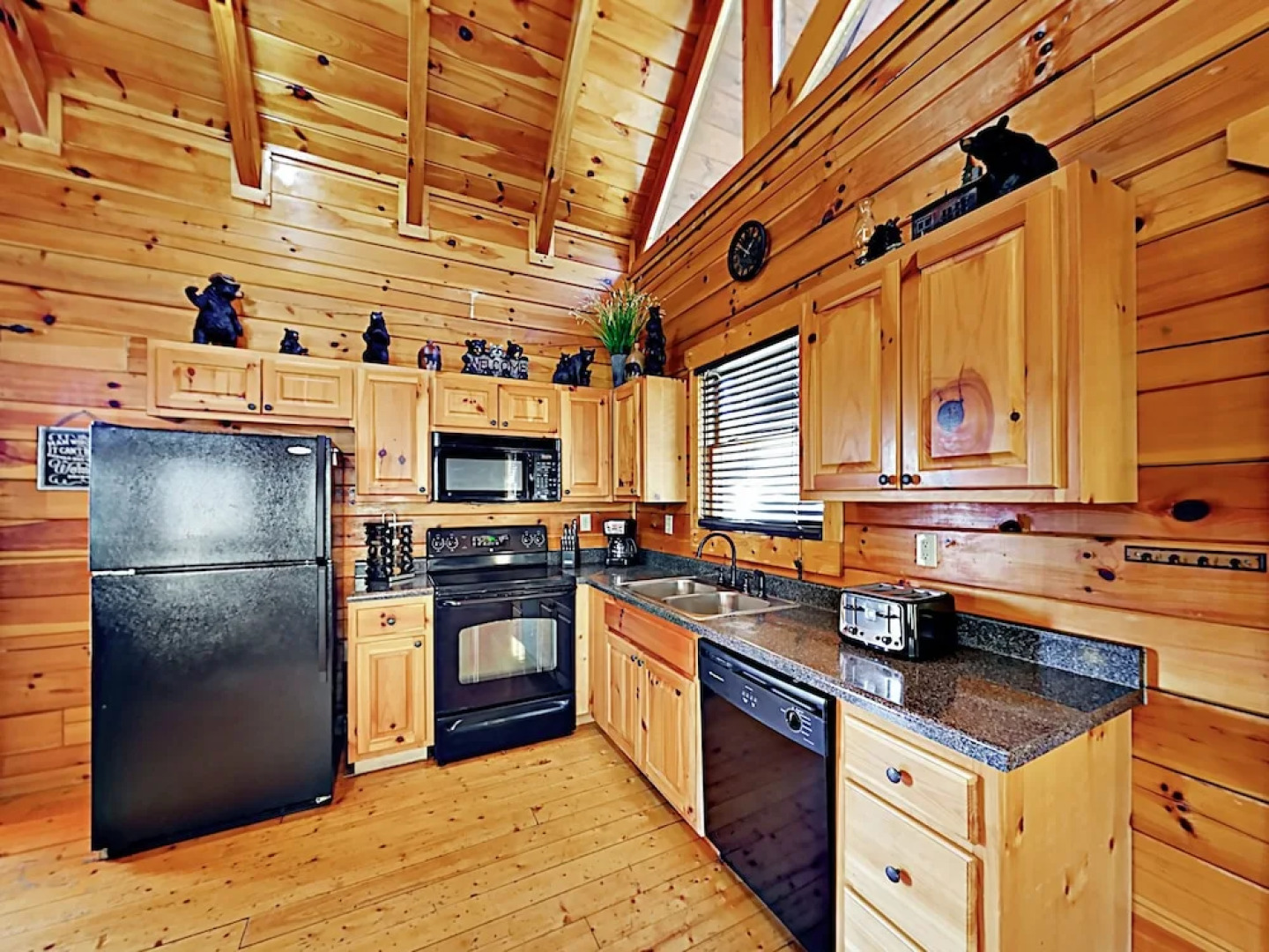 Upper Middle Creek 2 Cabins 6 Bedrooms 6 Bathrooms Cabin