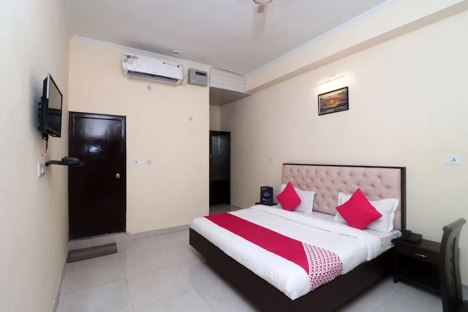 OYO 16109 Hotel Ayaan