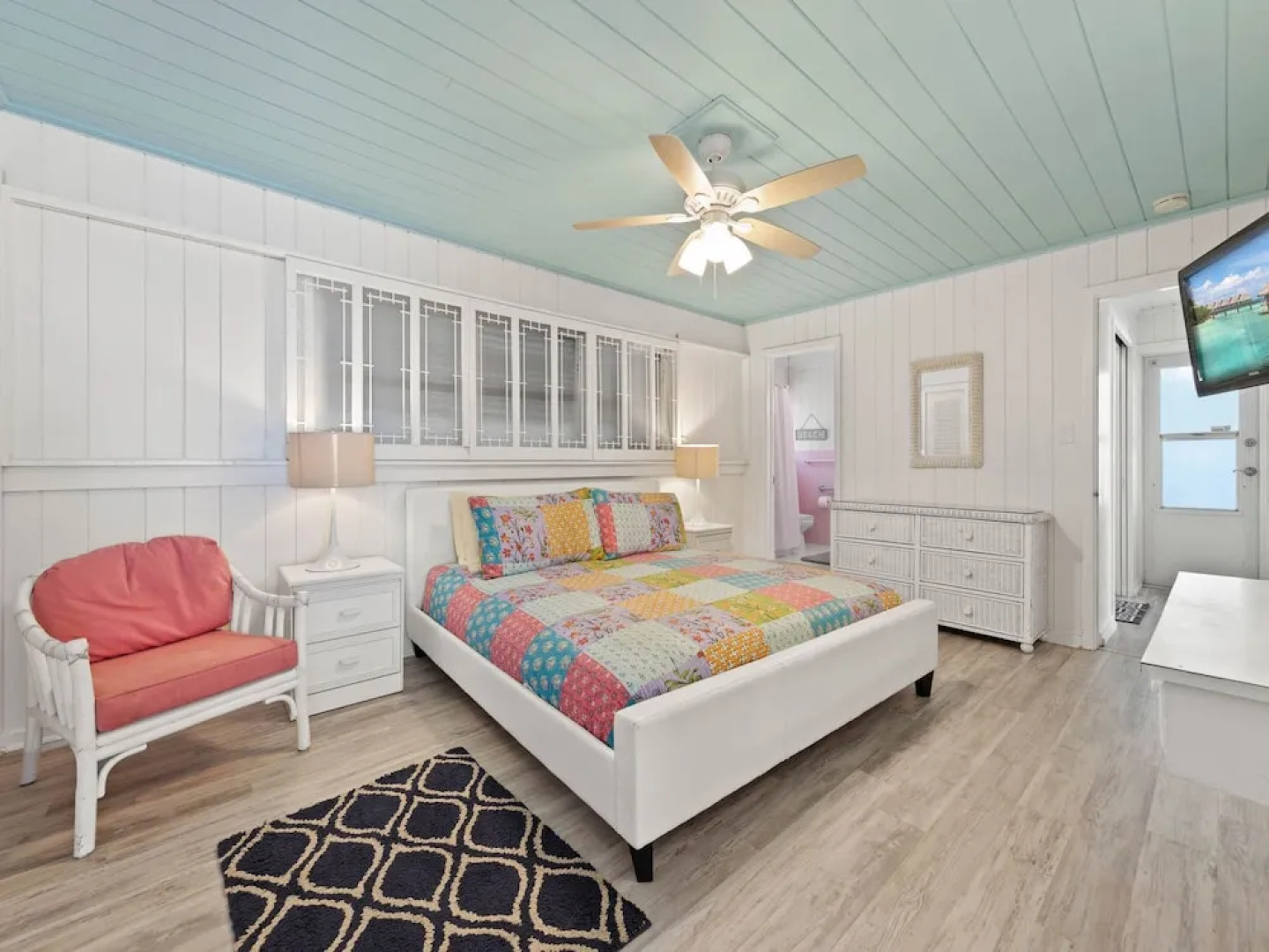 White Sand Cottage by Vacation Rental Pros