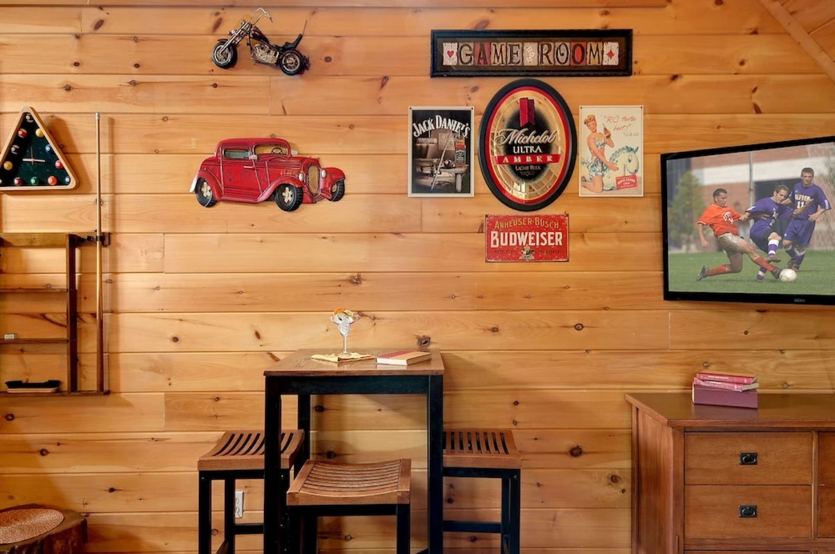 Hakuna Matata - 2 Br cabin by RedAwning