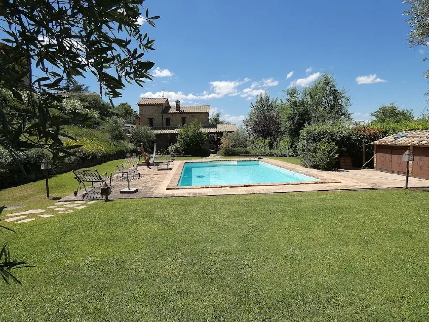 I Escape to Umbria, Quiet