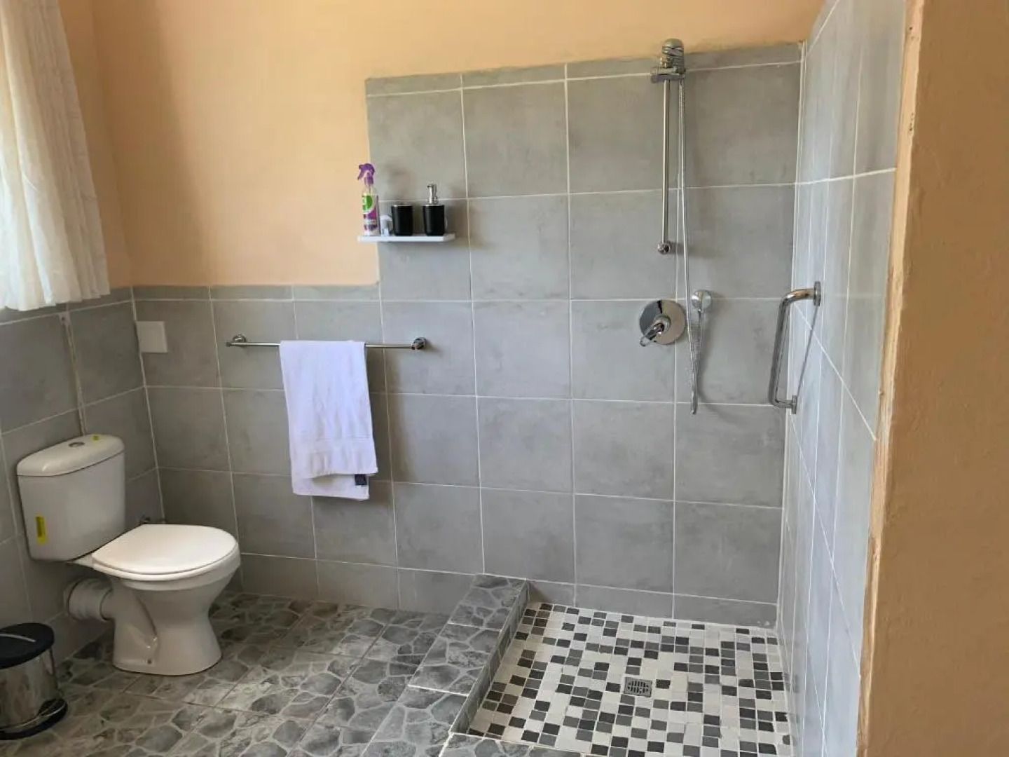 Seaview Executive Guest House