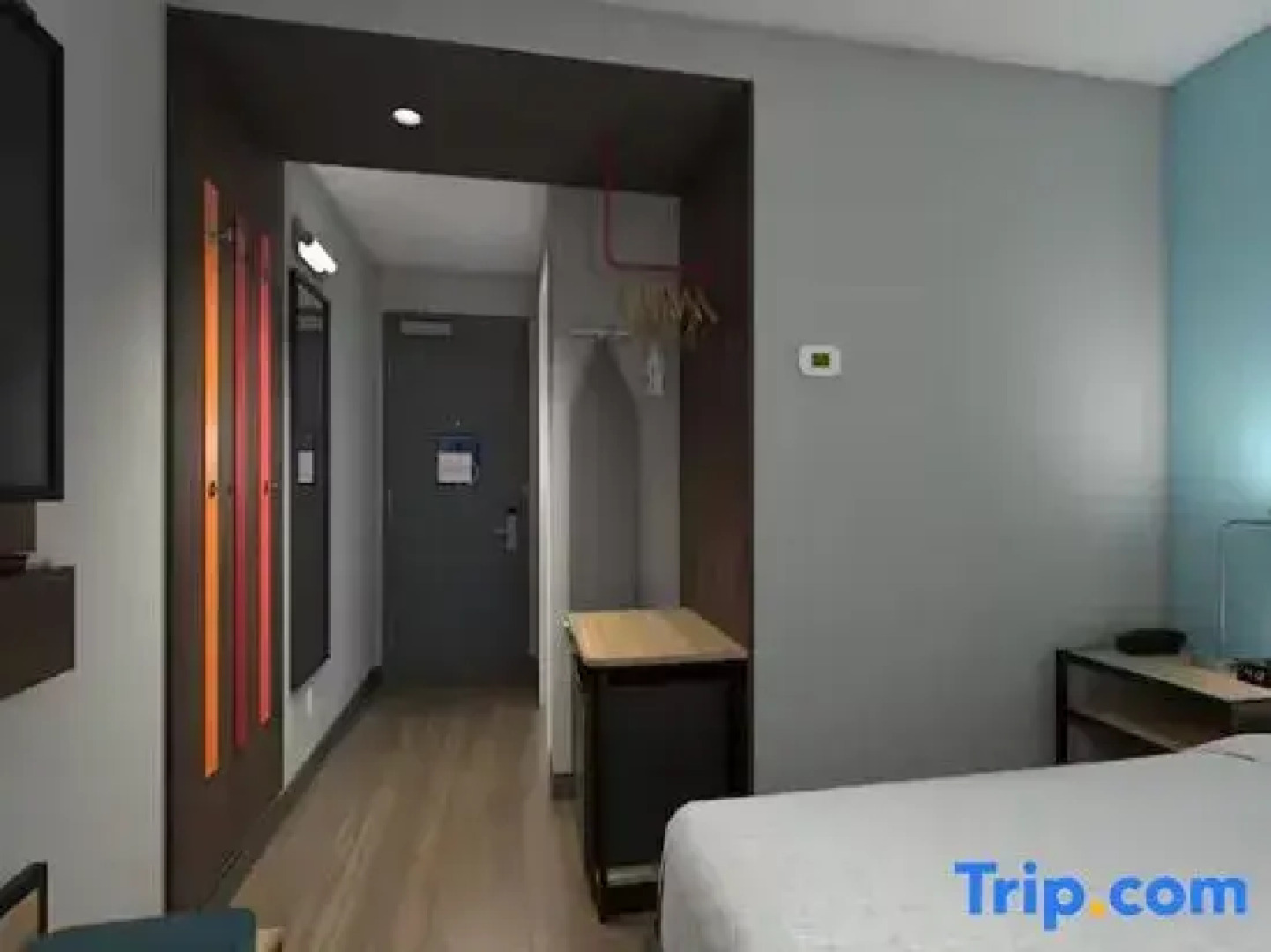 Tru by Hilton Commerce