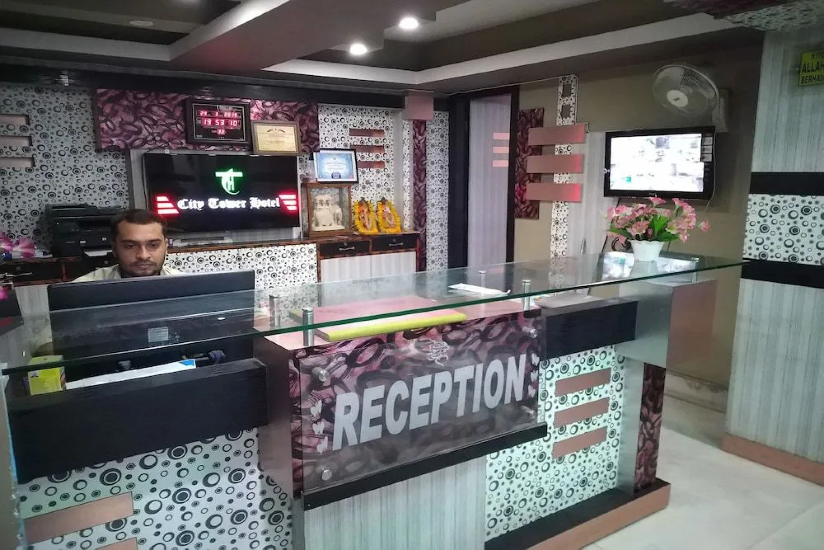 OYO 36065 City Tower Hotel