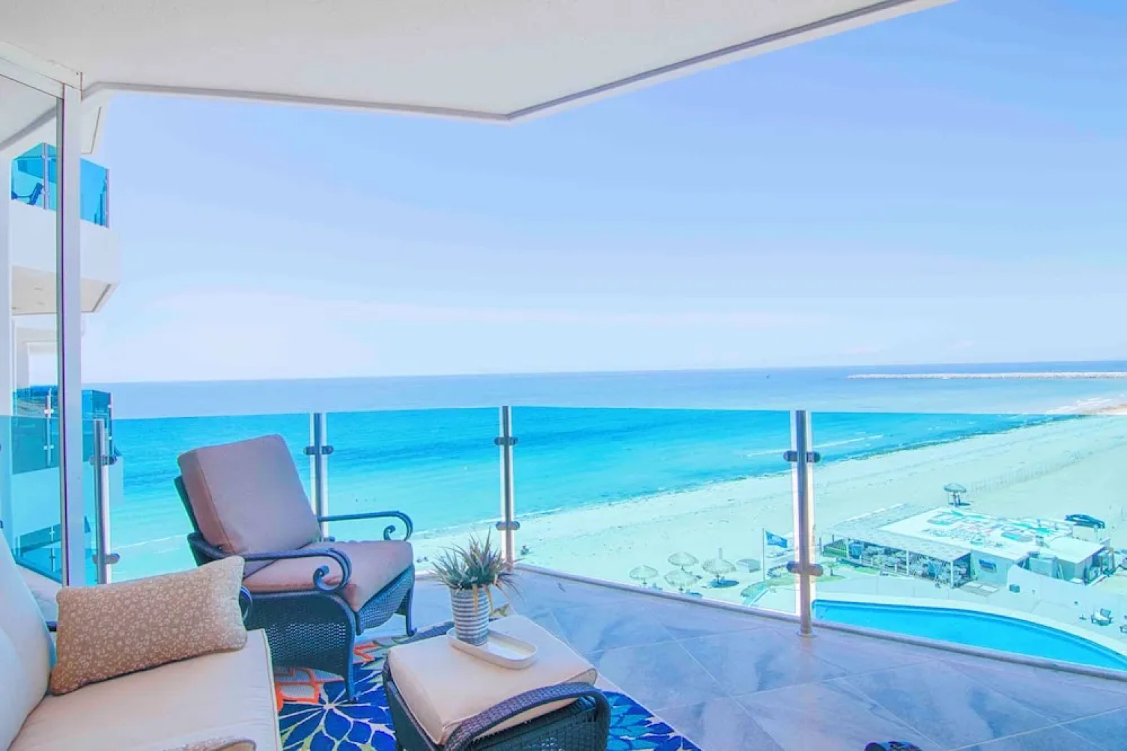 Esmeralda Beach Resort