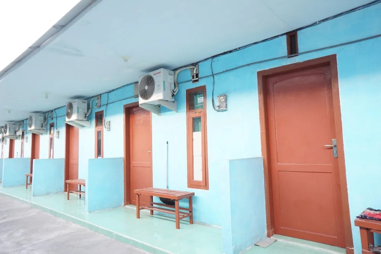 OYO Life 93017 Kost H Soeroso