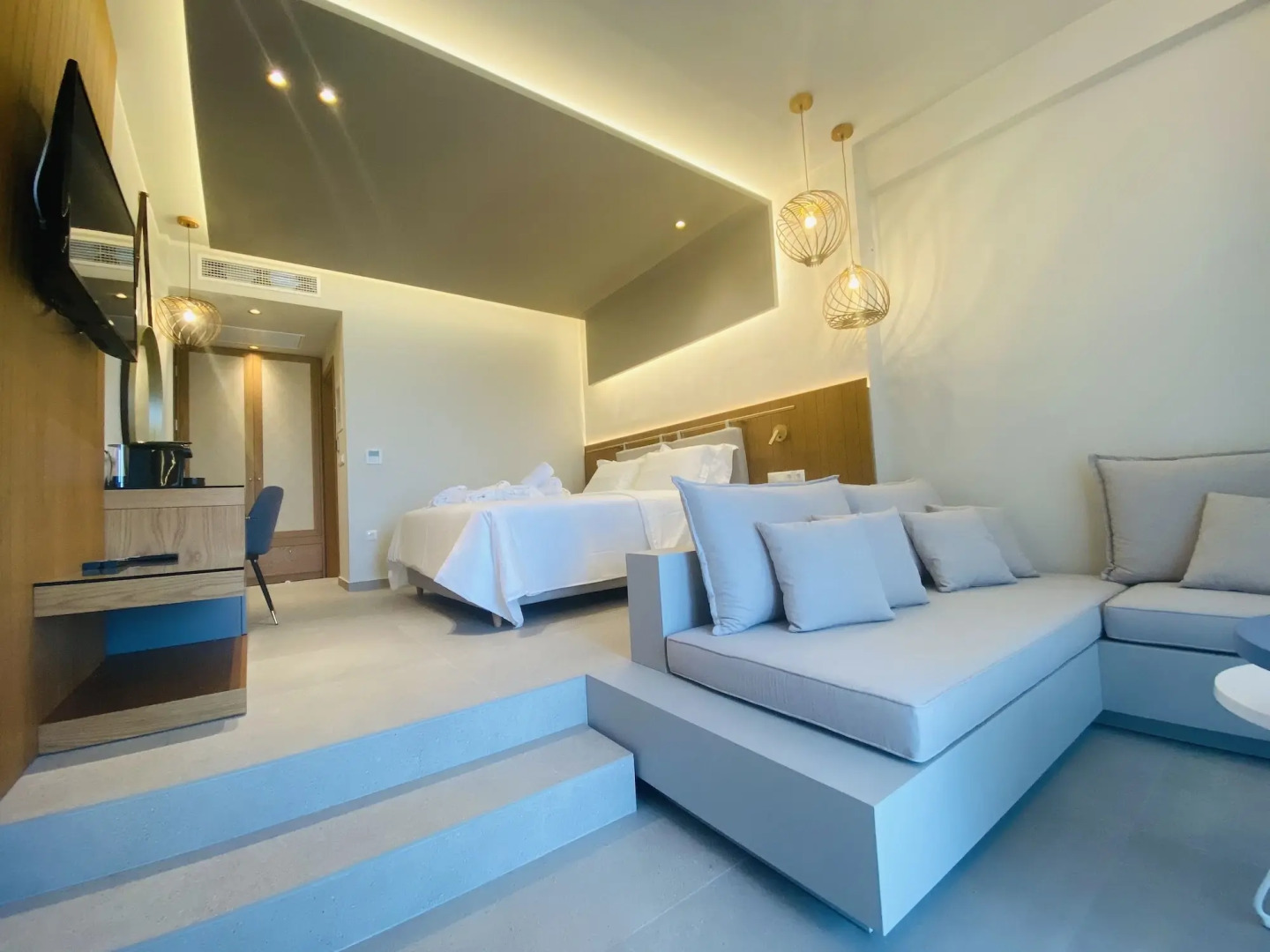 Colonides Beach Hotel