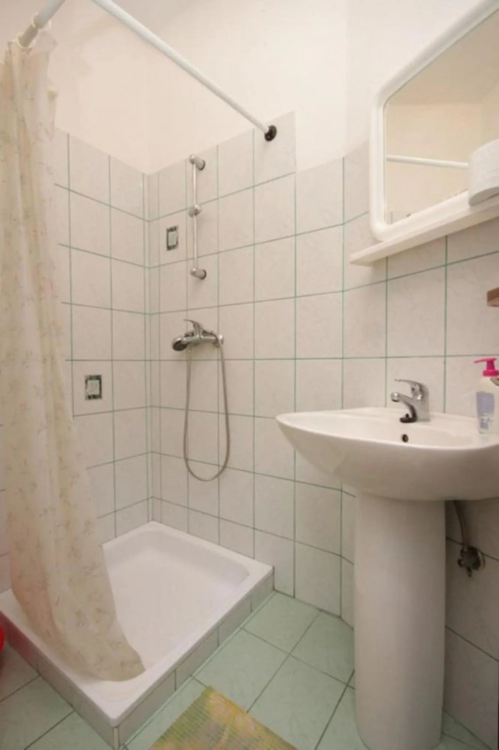 Darka - free parking - A1 Mali(2+1)