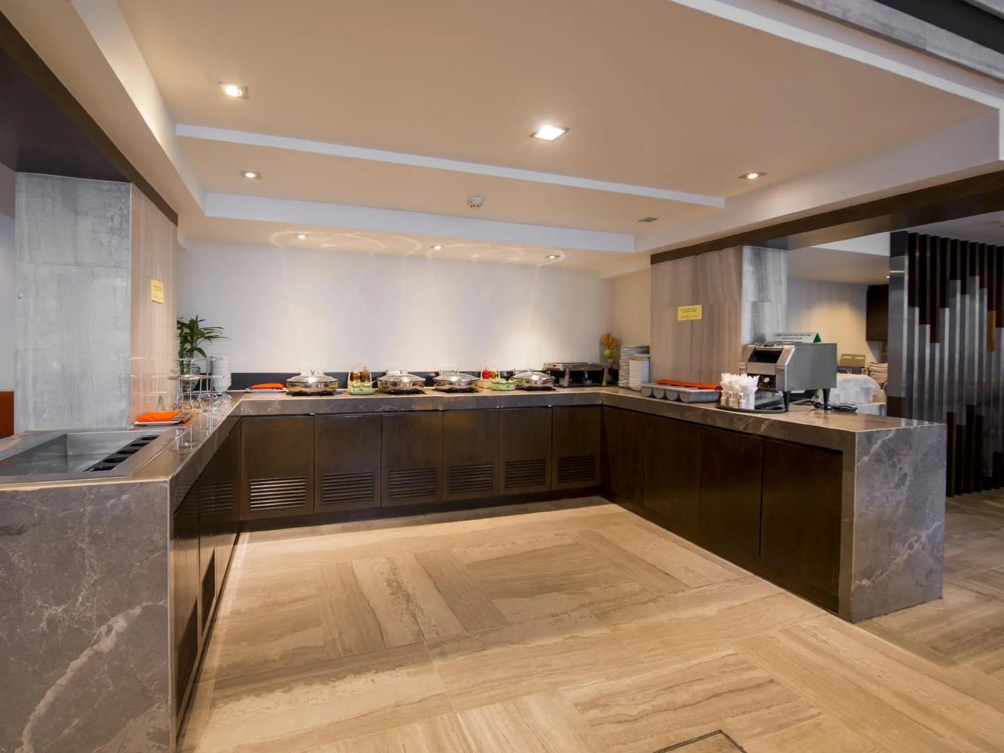 FX Hotel Metrolink Makkasan