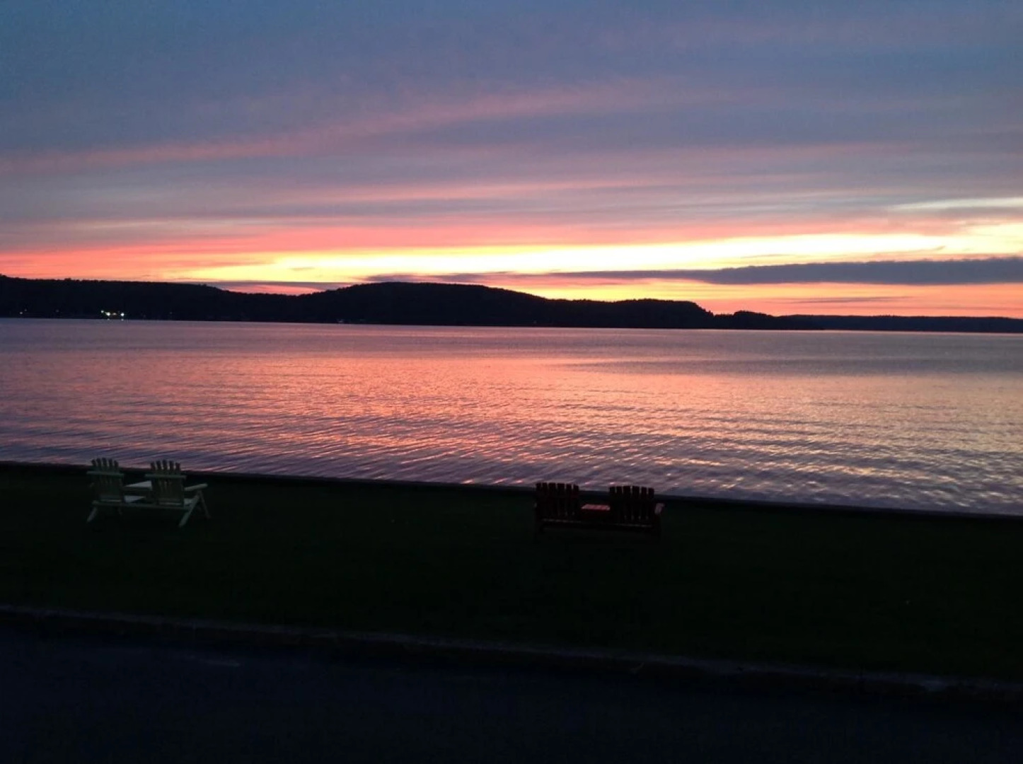 Sunset Motel On The Bay