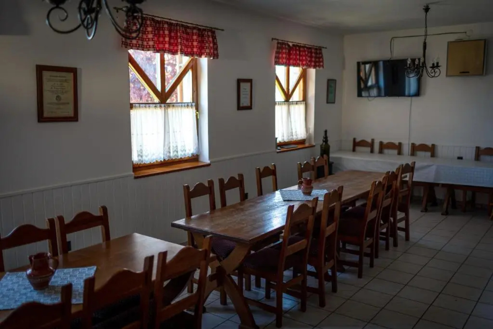 Sárosdi Pince és Panzió