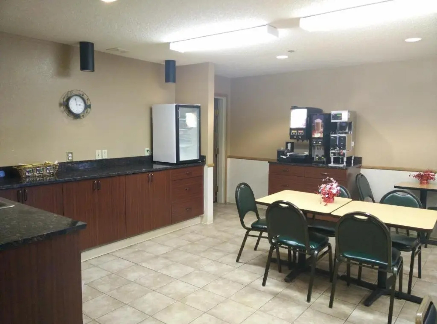 Norland Inn and Suites Roseau