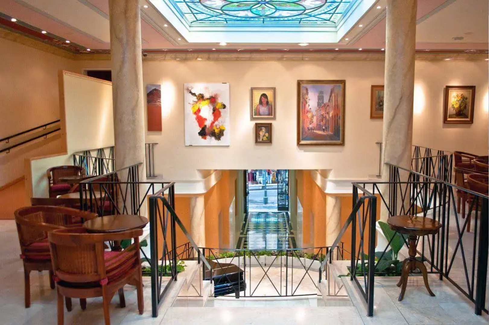 RF Astoria - Only Adults