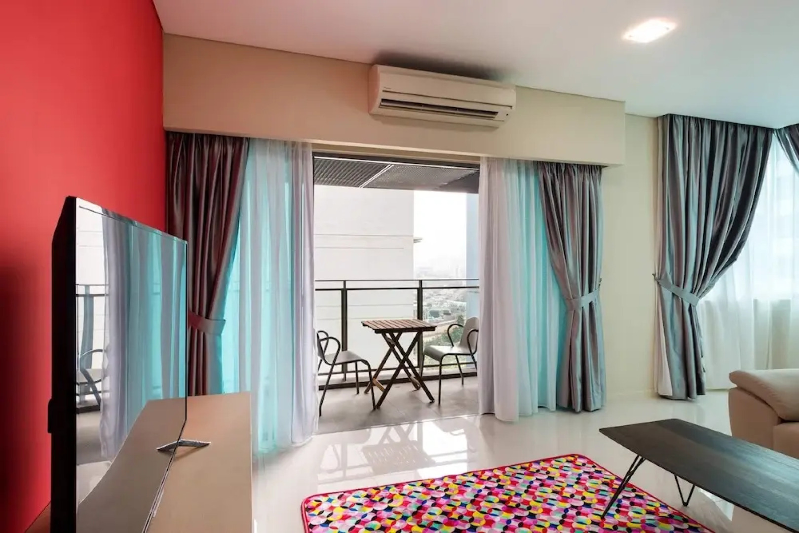 Colorful and Lovely Condo for 6 Near Klcc