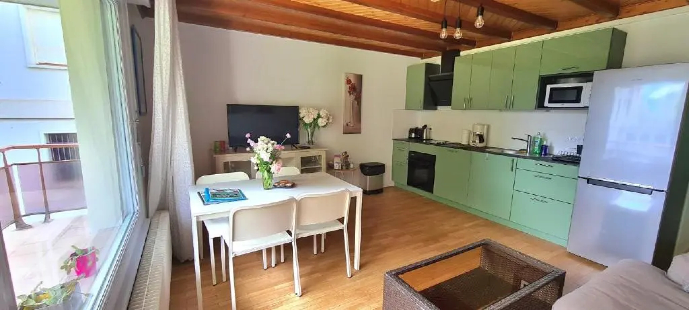 Pom'Verte-près du centre-ville et du lac -parking gratuit