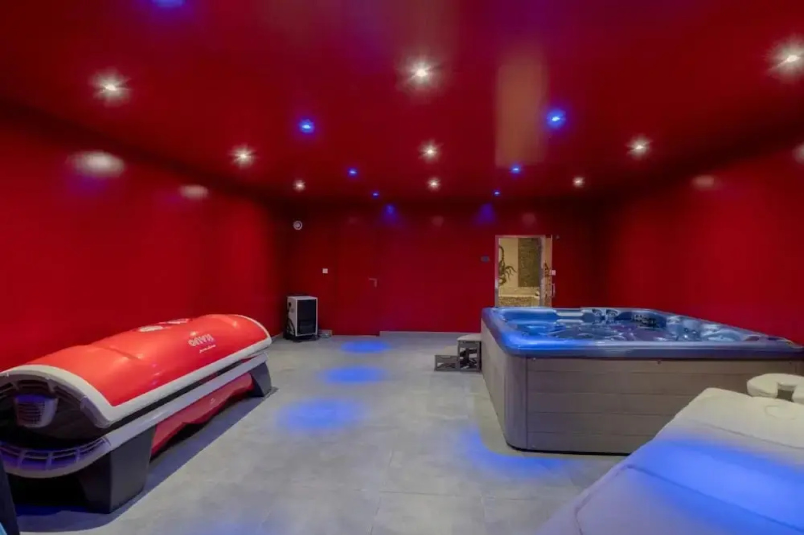 Villa With Heated Swimming Pool spa gym and Cinema