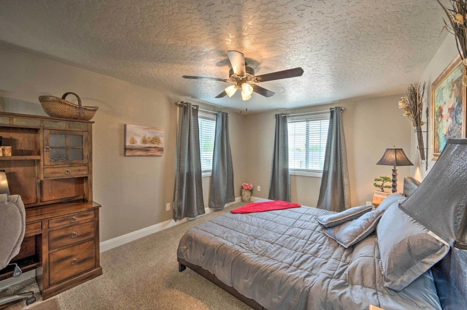 Idyllic Nampa Family Home With Hot Tub & Fire Pit!