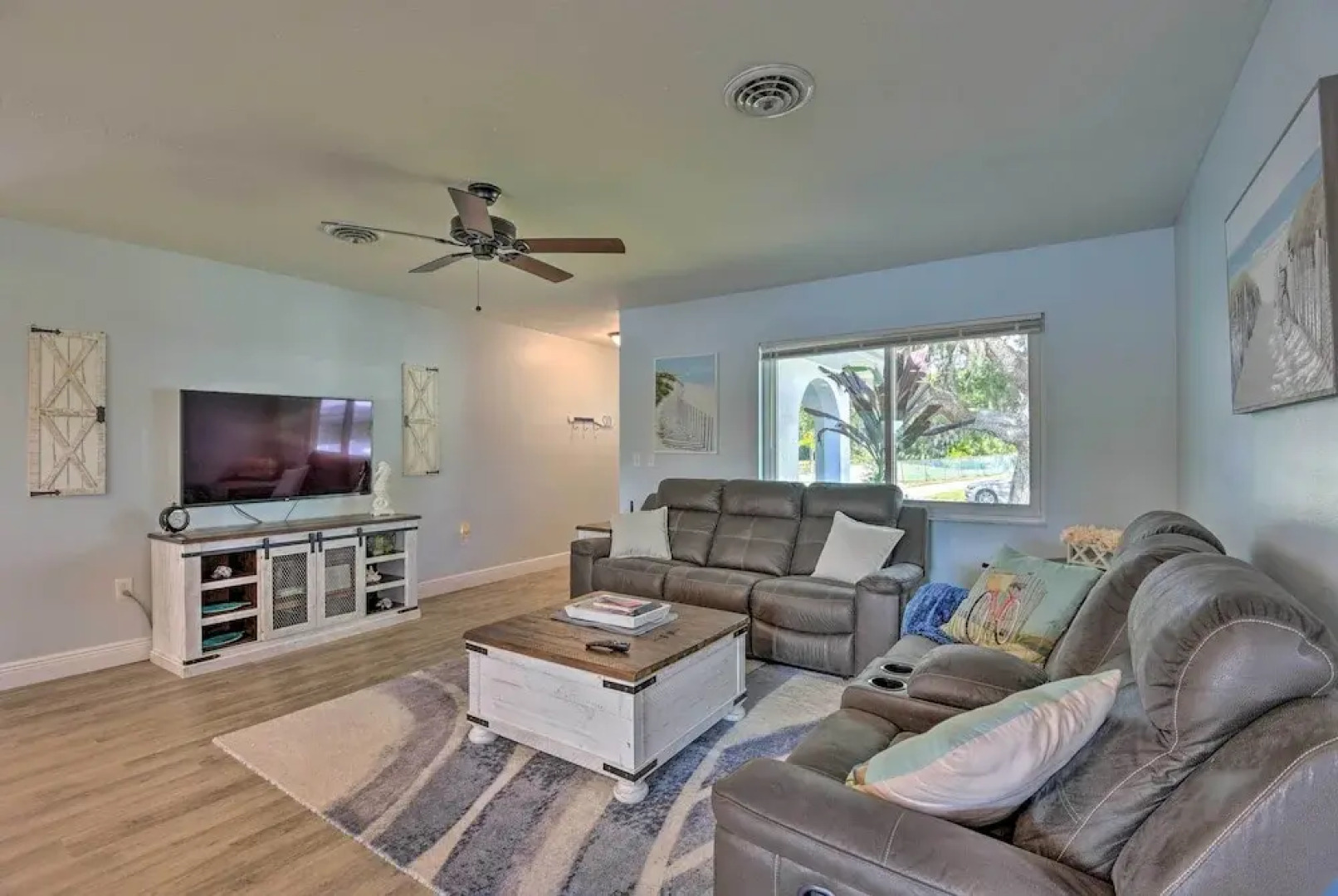 Waterfront Nokomis Escape w/ Dock, Kayaks & Bikes!