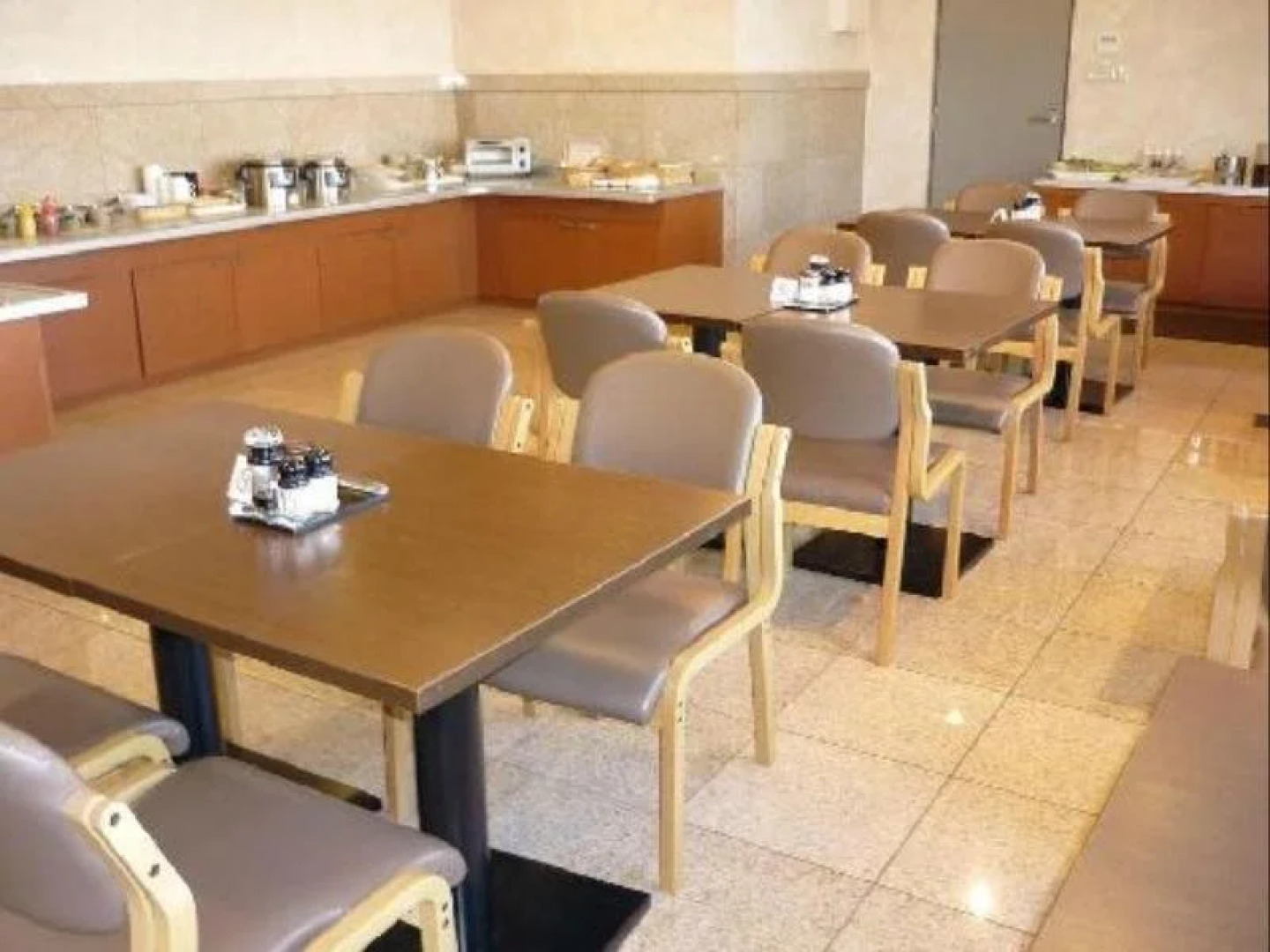 Business Hotel Cosmo Inn