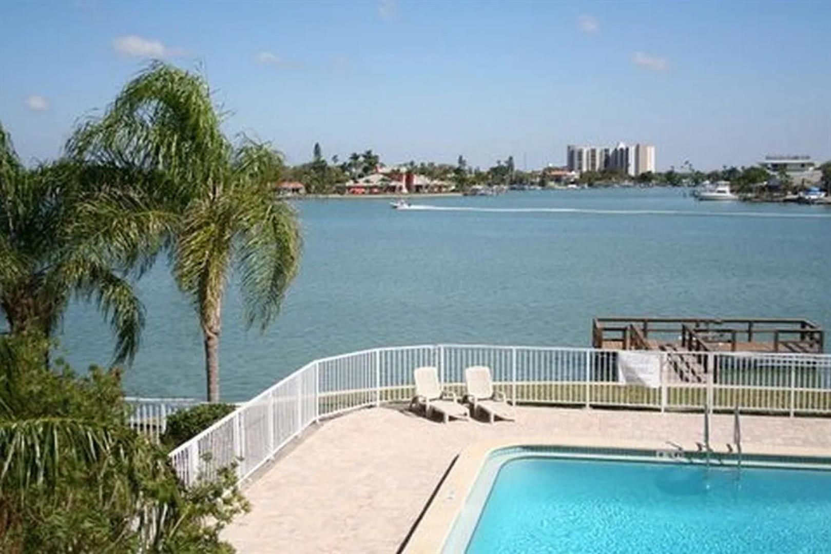 Palms of Treasure Island