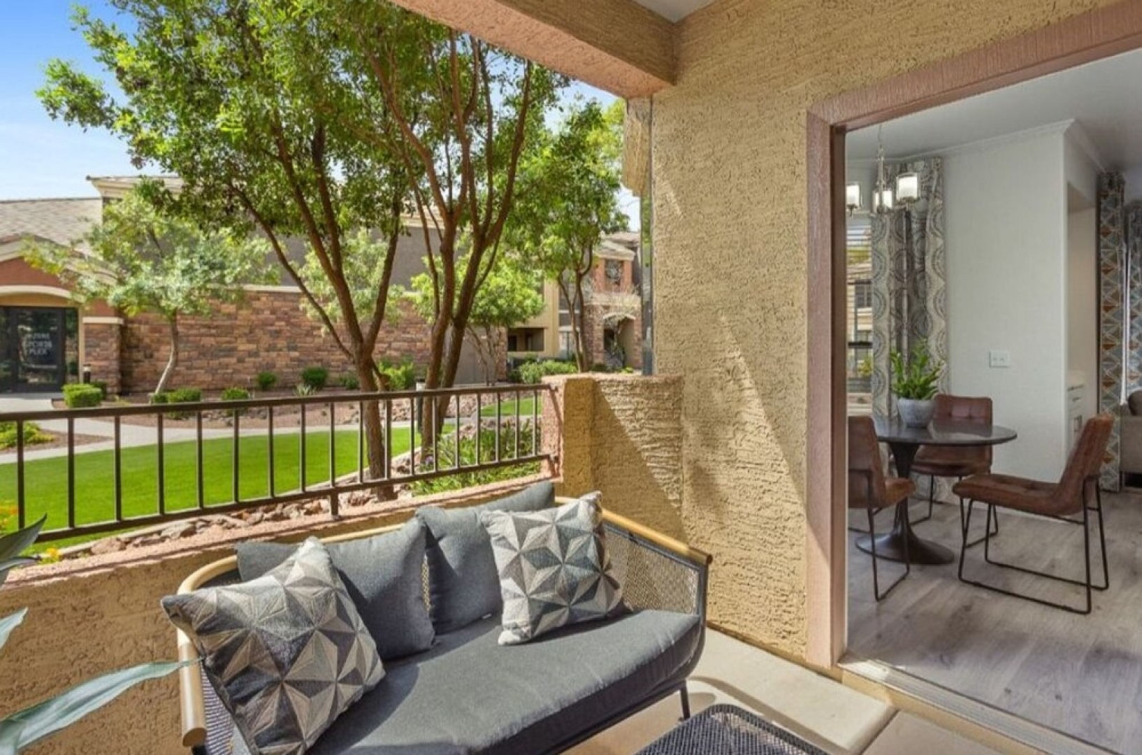 ROVE LIVING/KB - Zone