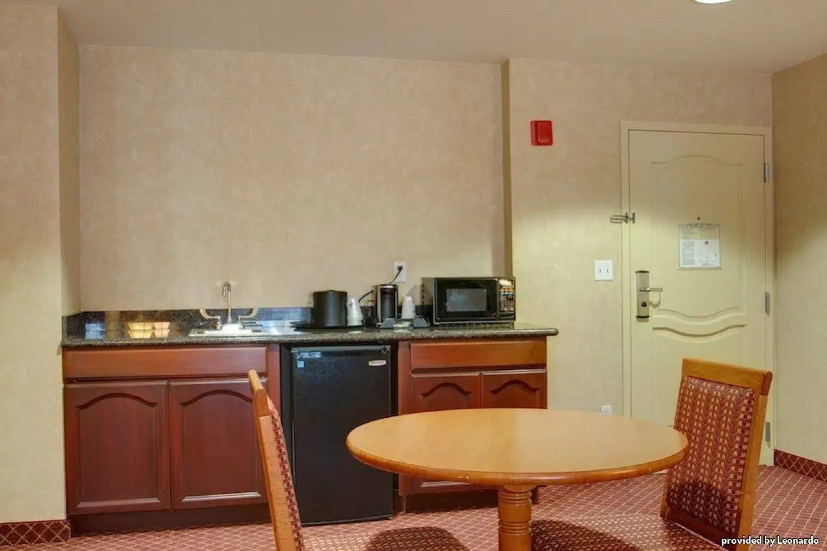 Best Western Plus Media Center Inn & Suites