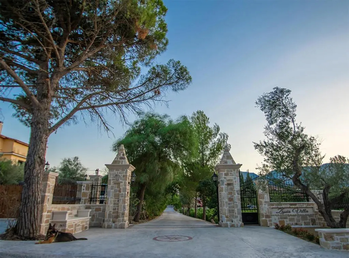 Zissis Villa & pool 5min drive to beach