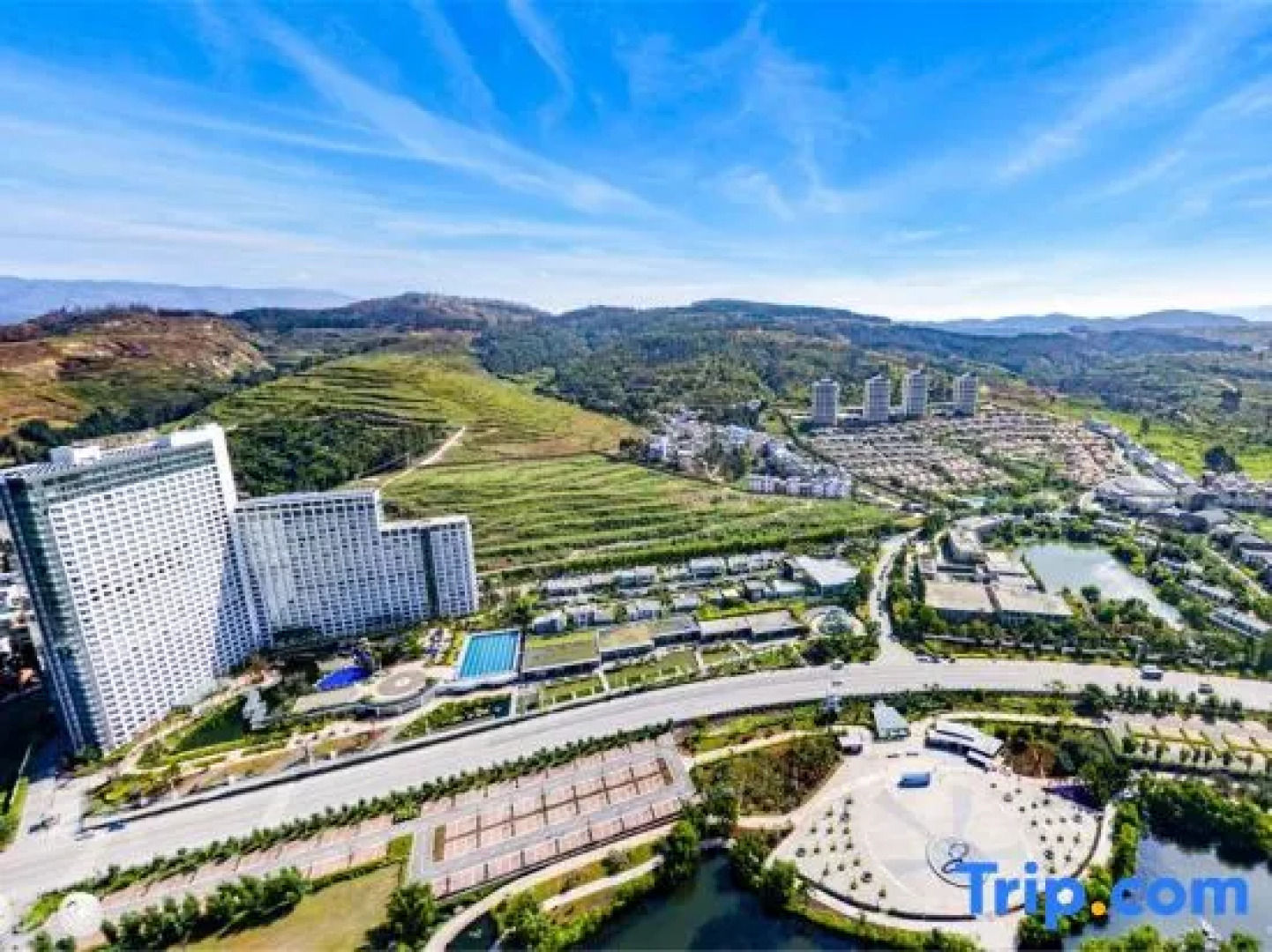 Fuxian Lake Junlin Holiday Hotel