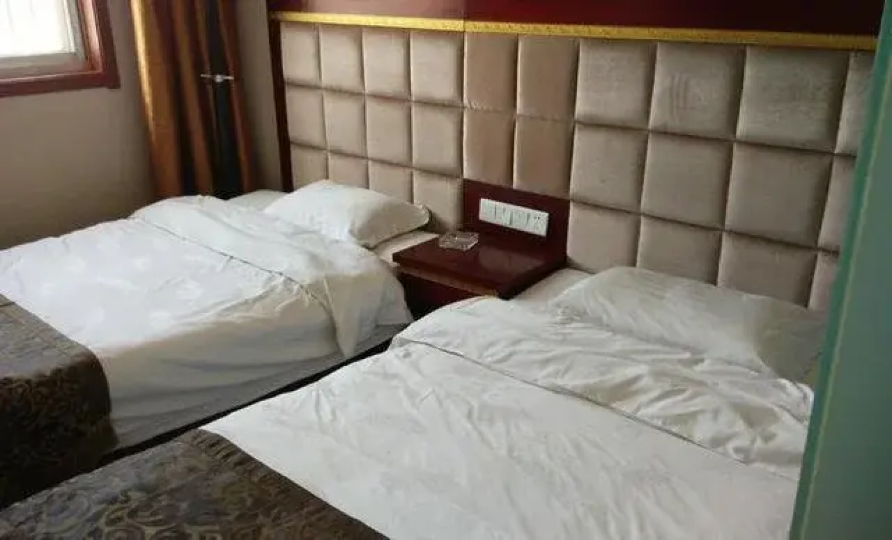 Yulin Kaiyulin Business Hotel