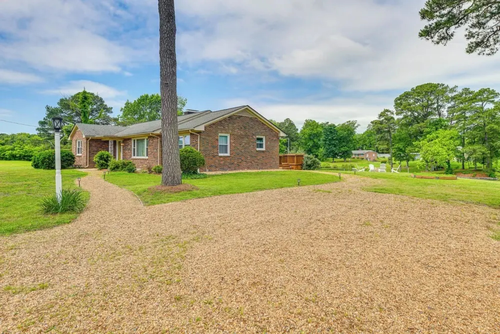 Riverfront Virginia Home - Dock, Fire Pit & Kayaks