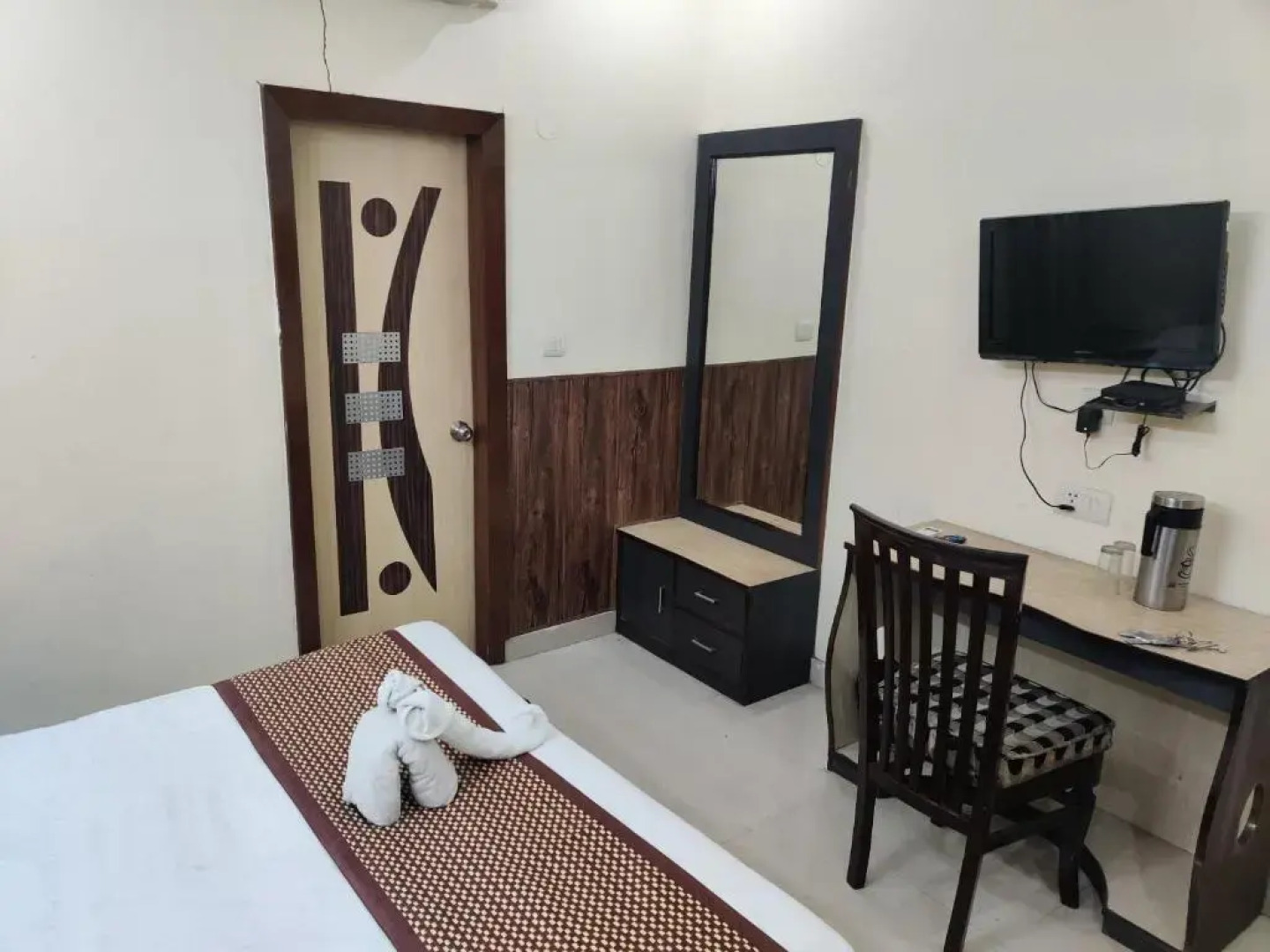 OYO 19453 Hotel Holy Basil