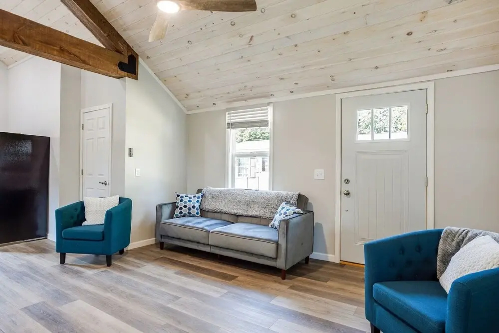 Newly Remodeled Home In Perfect Location To Visit Lake Erie Or Cleveland 2 Bedroom Home by Redawning