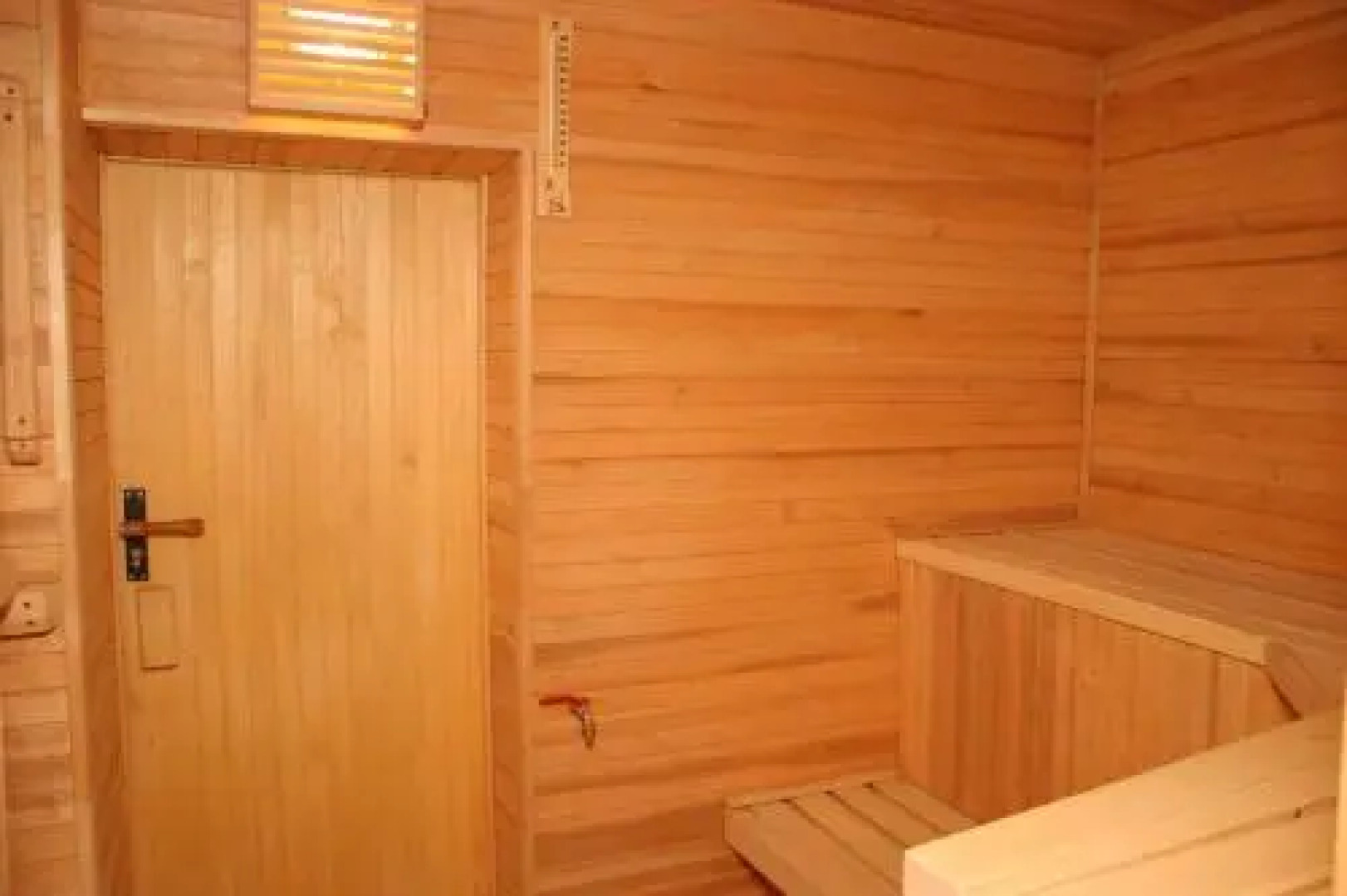 Naiza Guesthouse and Apartments