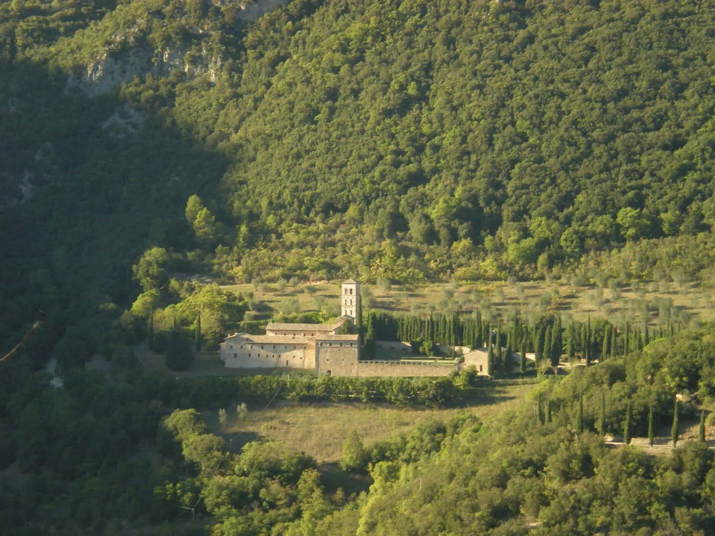 Abbazia San Pietro In Valle