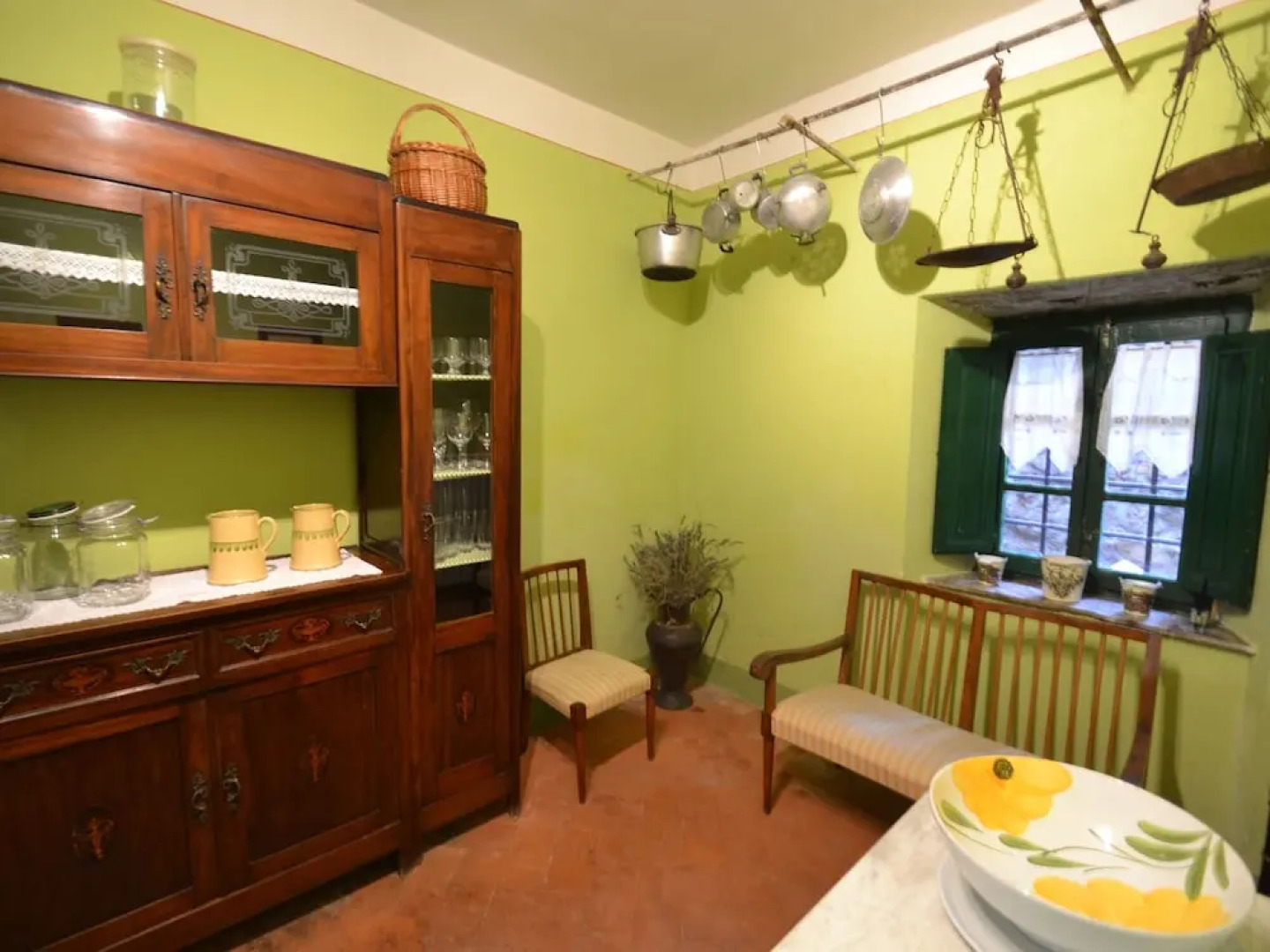 Villa in the Tuscan Hills: Relax in a Magnificent Landscape