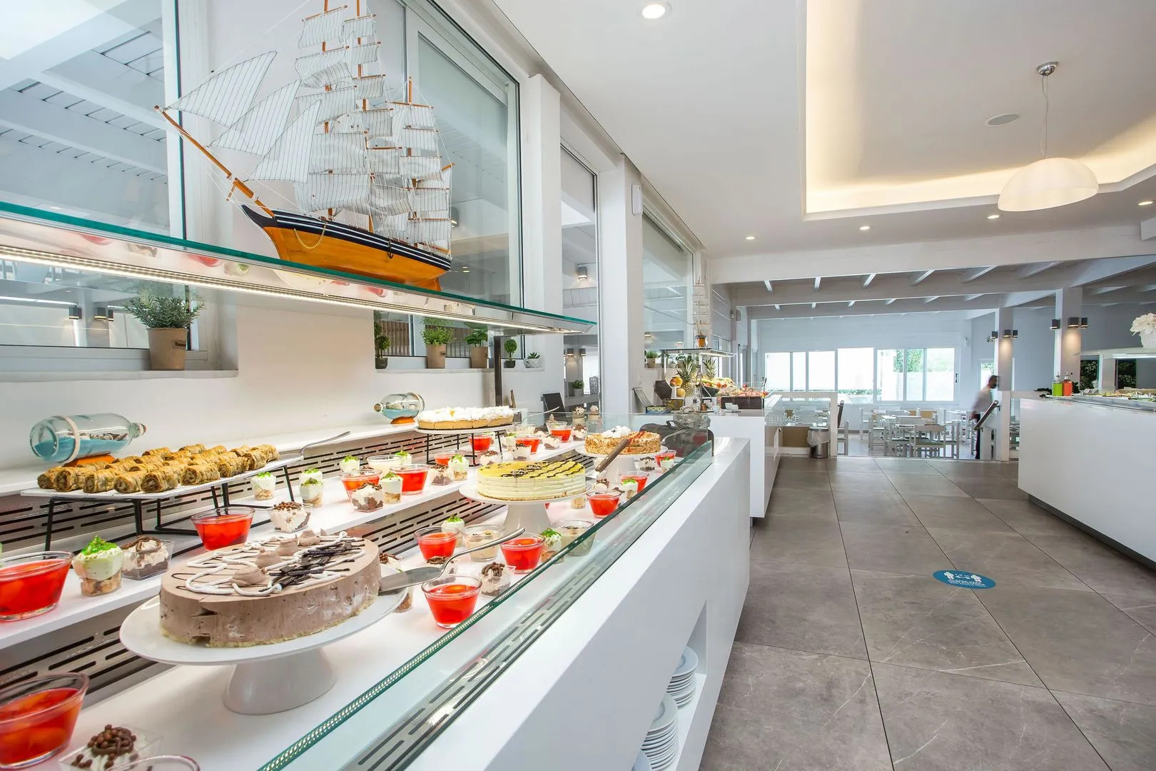 Lindos White Hotel & Suites