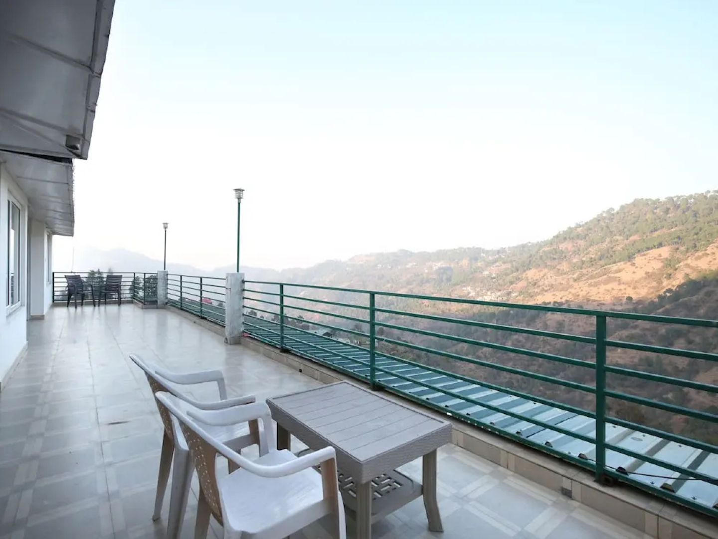 OYO 12185 Home Wayside Villa 3BHK Apartment Kasauli