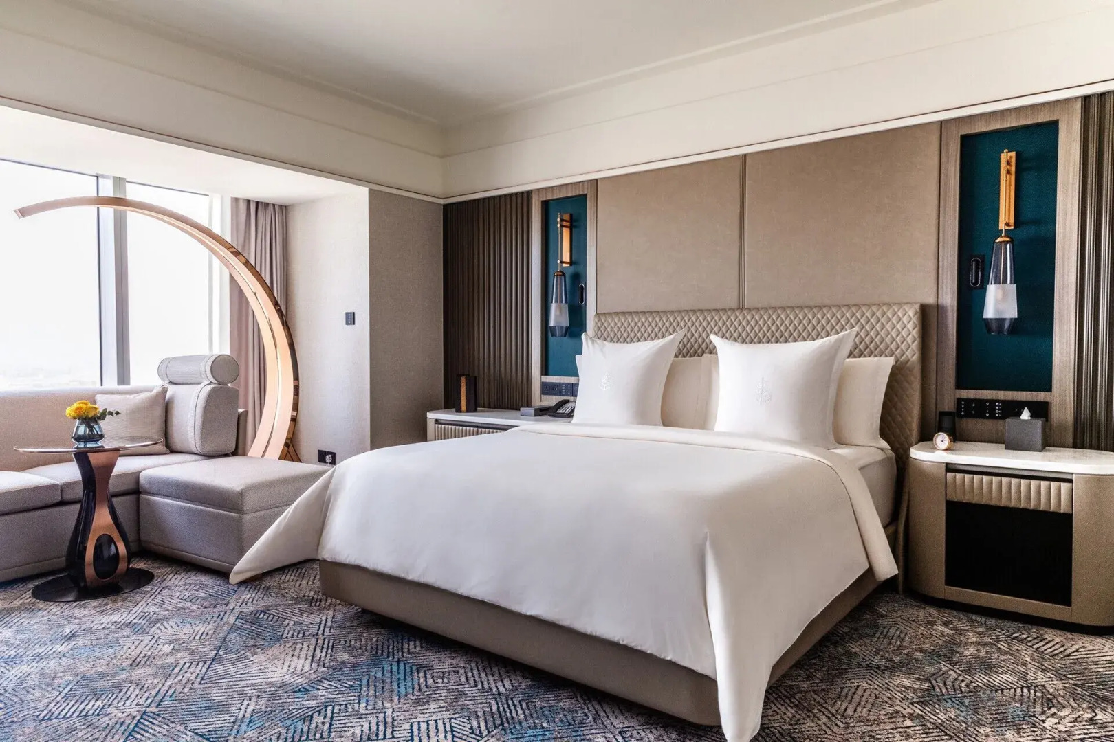 Отель Four Seasons Riyadh At Kingdom Center