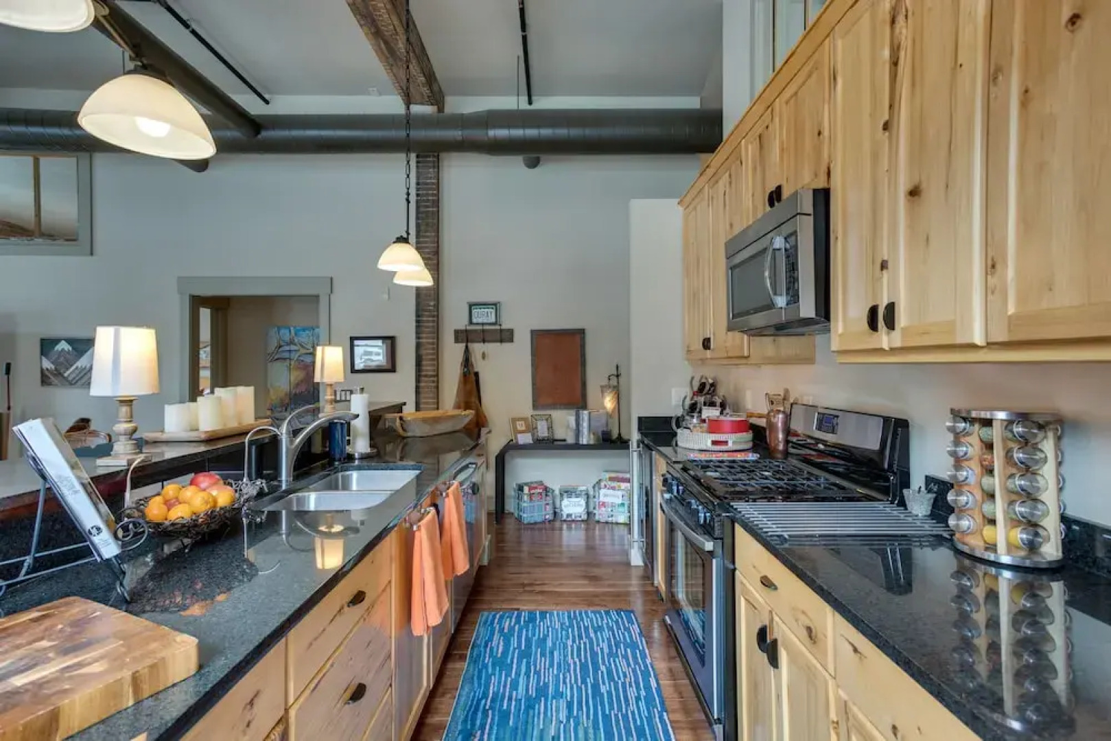 Updated Rustic-chic Condo on Ouray's Main Street!