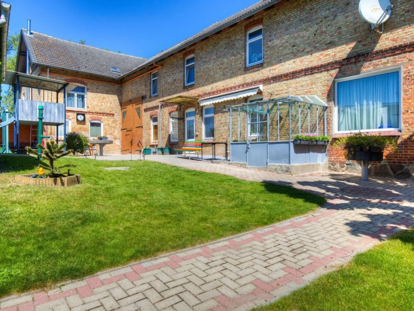 Delightful Apartment in Klein Pravtshagen With Boating